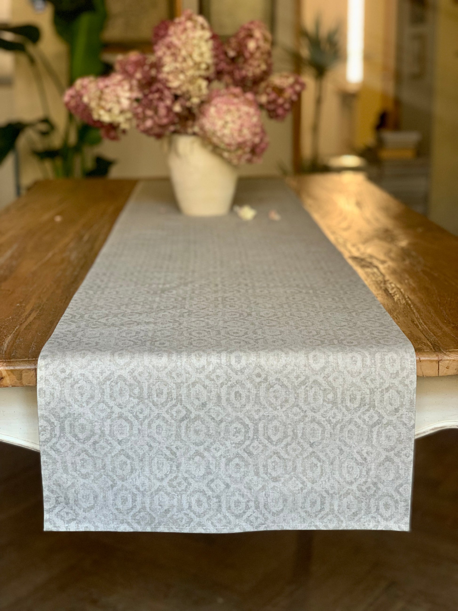 Ručne vyrobený stolový behúň z prírodných materiálov – YEVA.sk