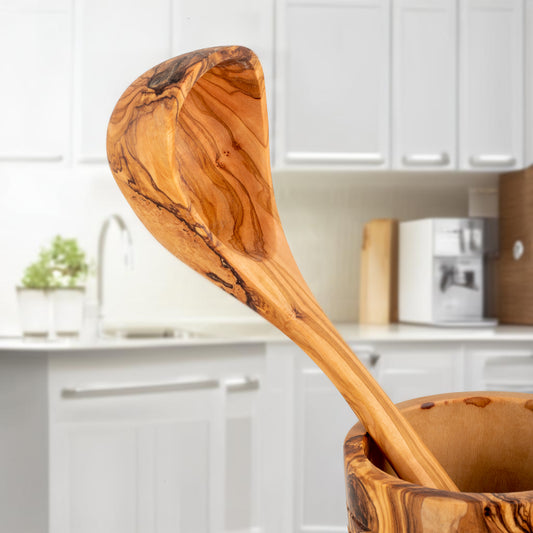 Súprava kuchynských náradí z prírodného olivového dreva – 5 dielov so stojanom