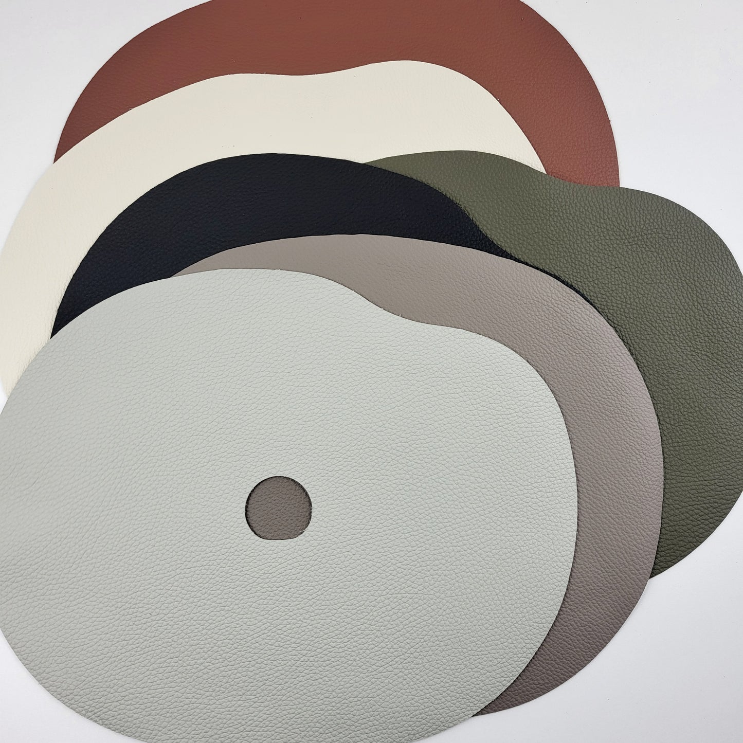 Luxusné kožené prestieranie a podšálky – udržateľná kvalita YEVA.sk