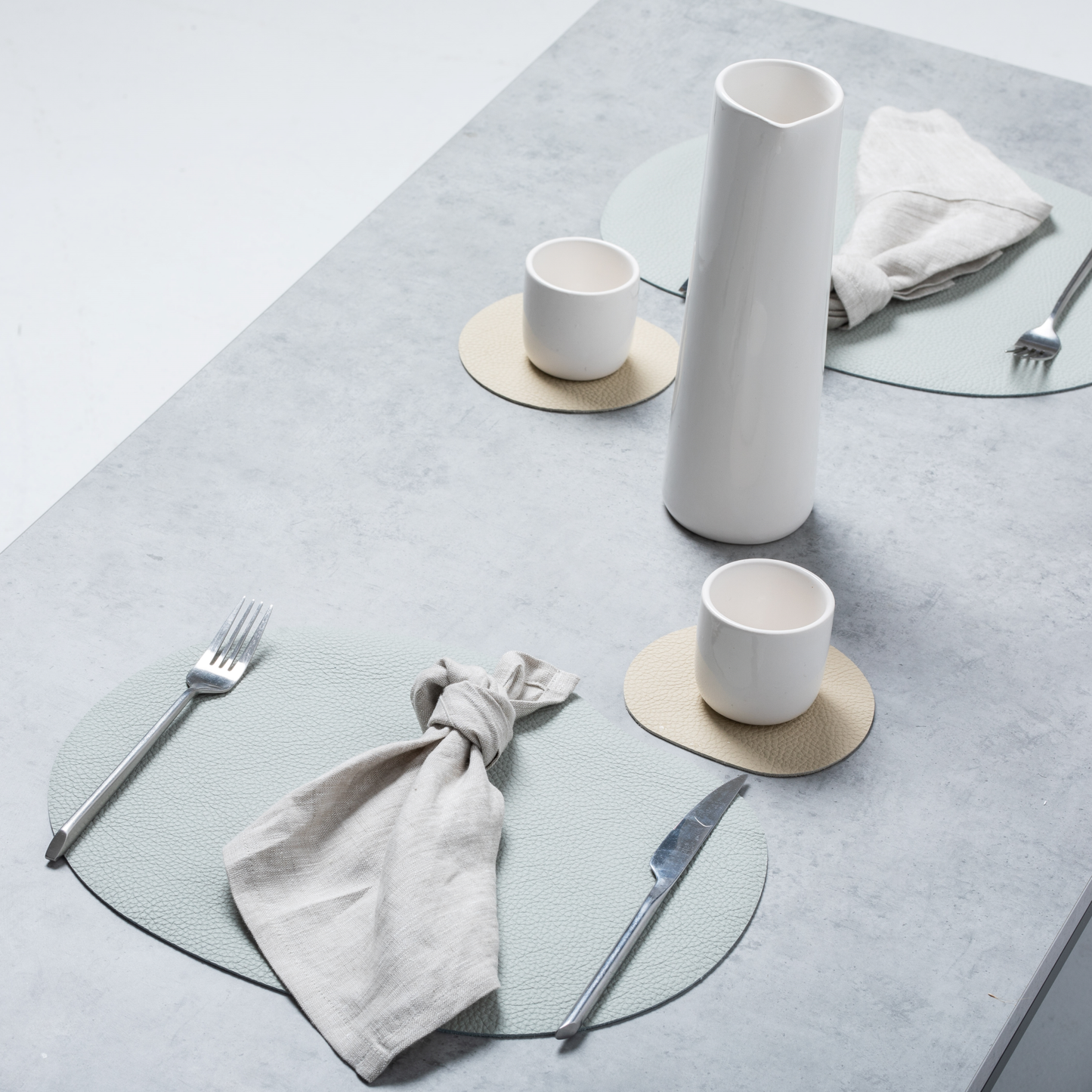 Kožené podložky na stôl – moderný ekologický dizajn