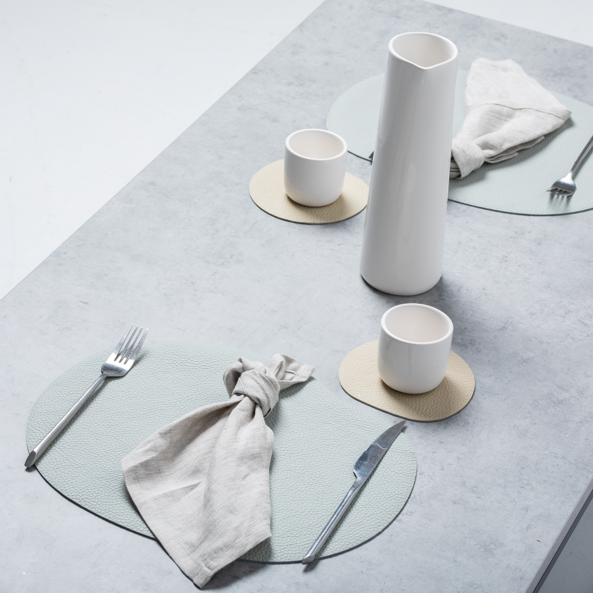 Kožené podložky na stôl – moderný ekologický dizajn