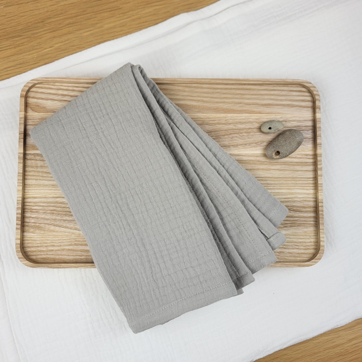 Béžová bavlnená utierka s pútkom – prírodný textil