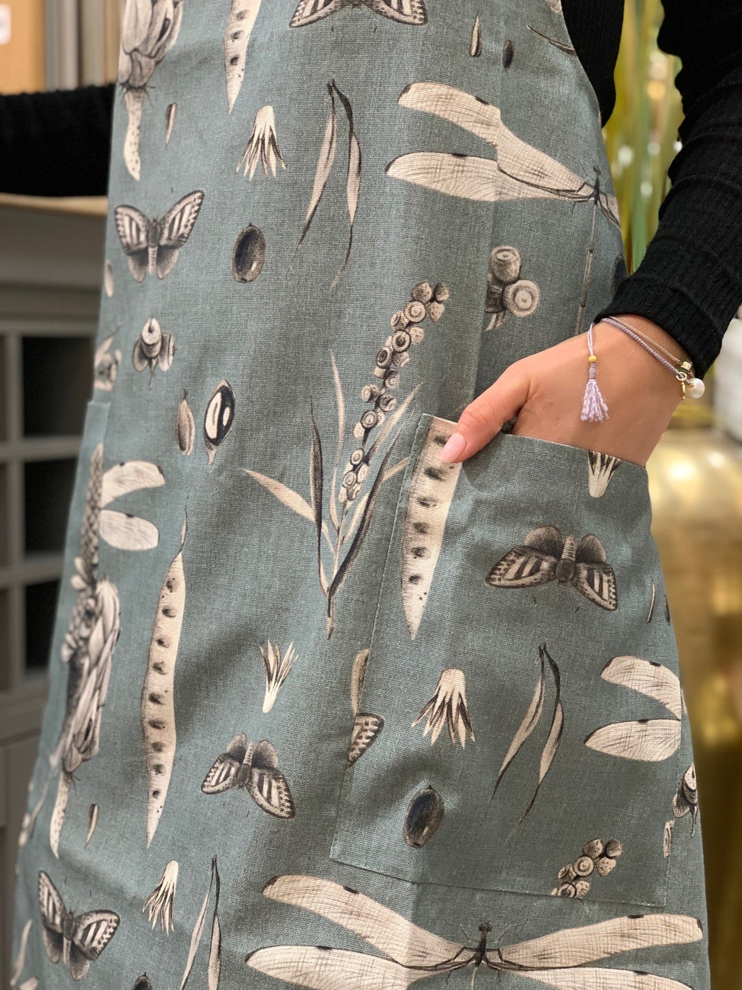 Elegantná kuchynská zástera z kolekcie Seeds Aqua – 100 % bavlna