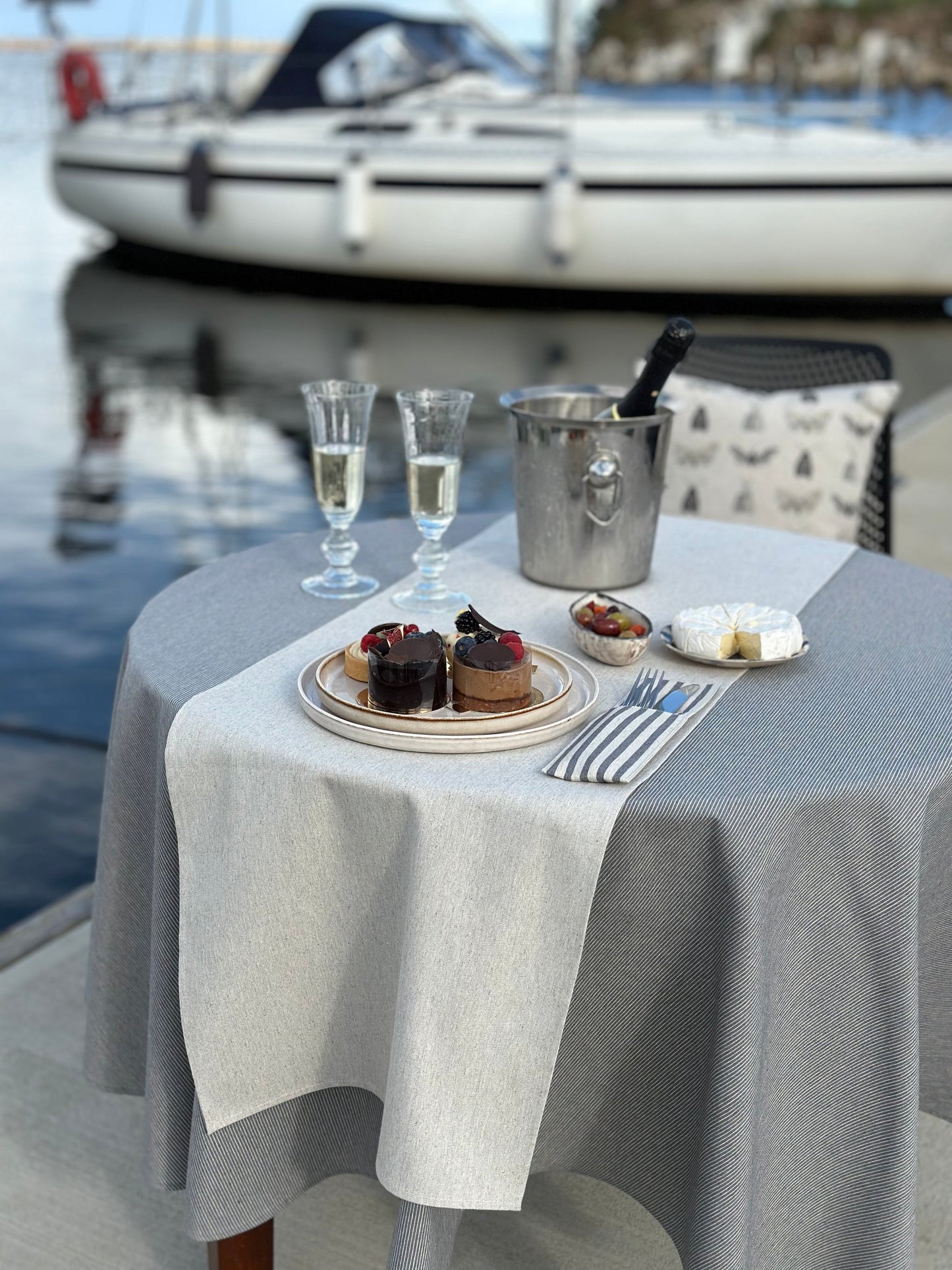 Elegantný prírodný obrus z kolekcie Nord 2 – udržateľný dizajn