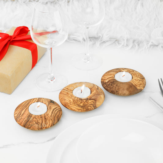 Svietnik okrúhleho tvaru – olivové drevo ako dekoratívny kúsok