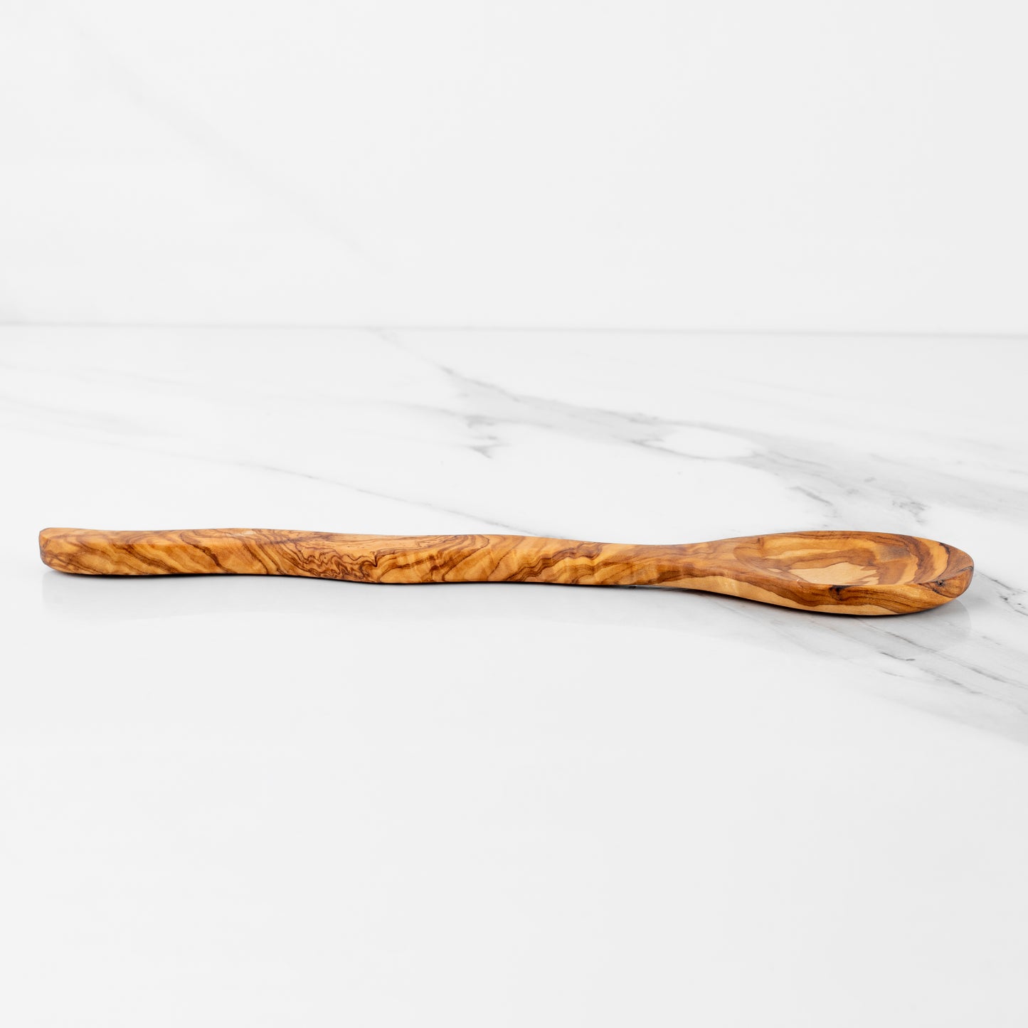 Drevená kuchynská lyžica z olivového dreva s elegantnou rúčkou – YEVA.sk