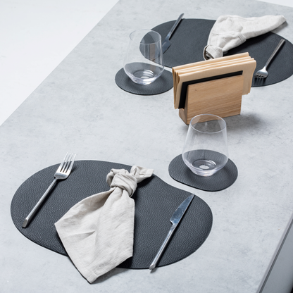 Kožené prestieranie a podšálky – čierna farba | YEVA.sk