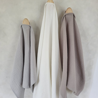 Bavlnená utierka z mušelínu v bielej farbe – YEVA.sk