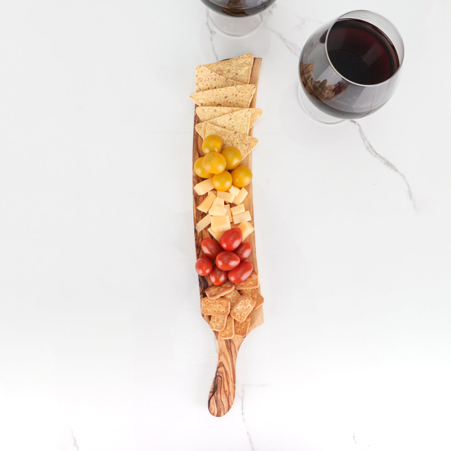 Rustikálna miska na údeniny z olivového dreva – jedinečný servírovací kúsok