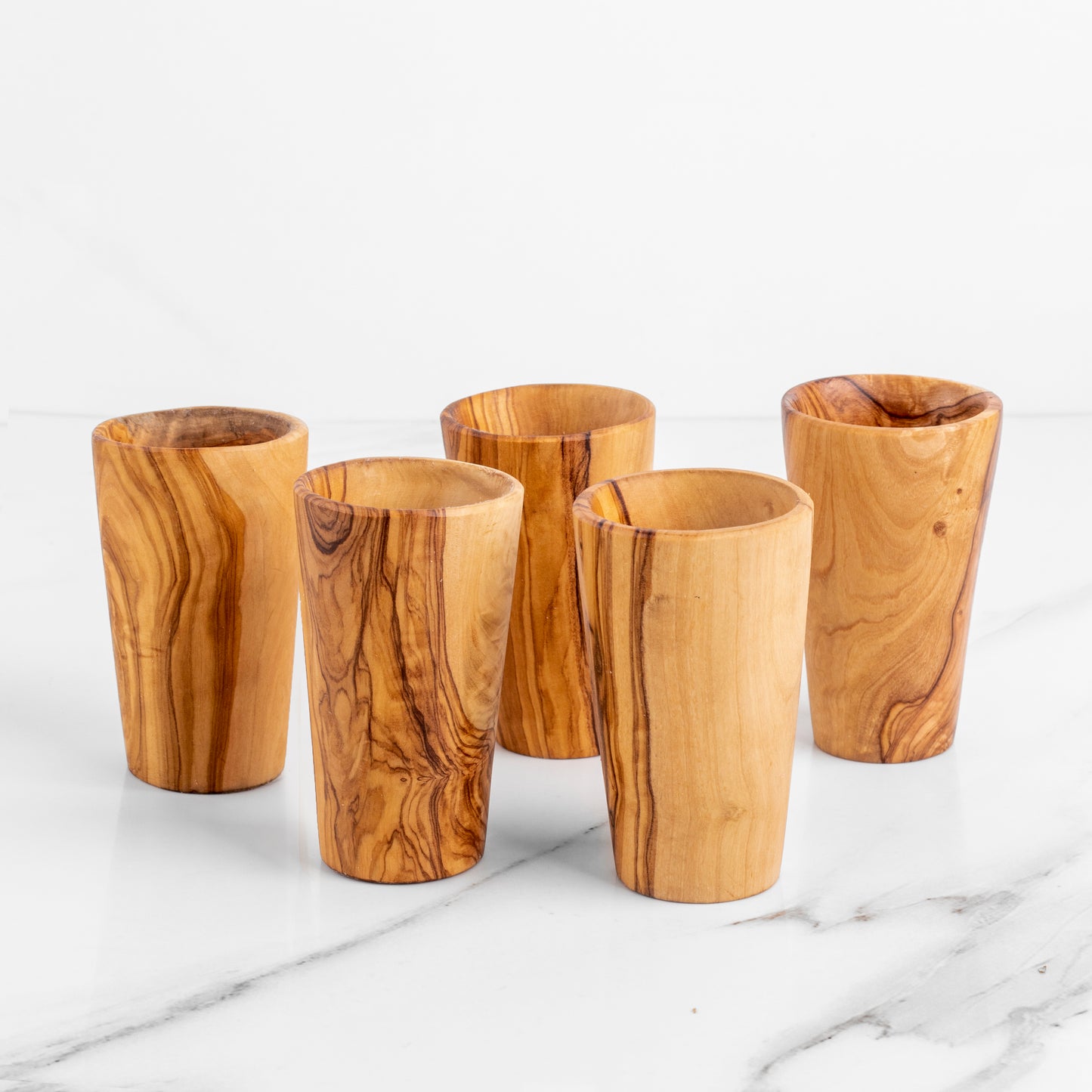 Elegantný olivový pohár na vodu či víno – ručná výroba – YEVA.sk