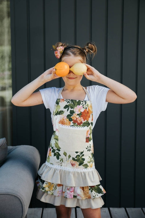 Dievčenská zástera Flower Big s kvetinovou potlačou – YEVA.sk